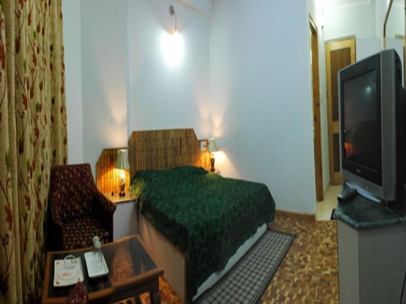 Hotel Satkar Residency Manāli Exteriör bild