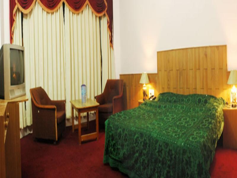 Hotel Satkar Residency Manāli Exteriör bild
