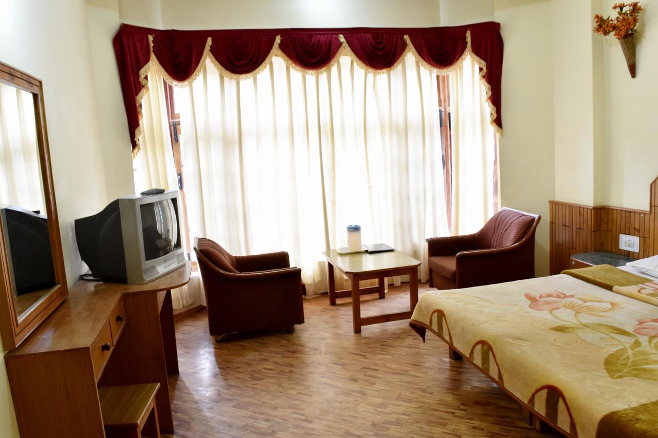 Hotel Satkar Residency Manāli Exteriör bild